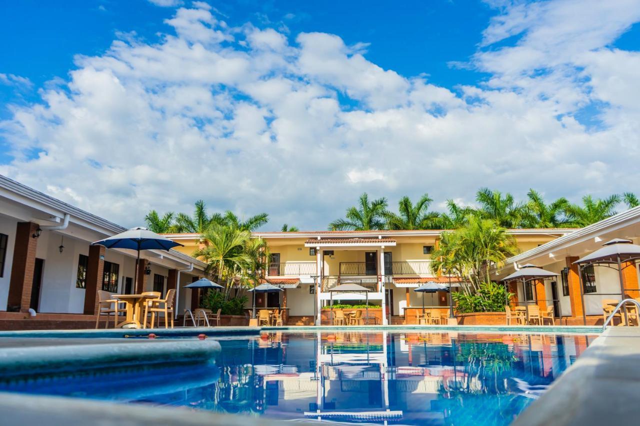 Farallones Hotel Chinandega Esterno foto