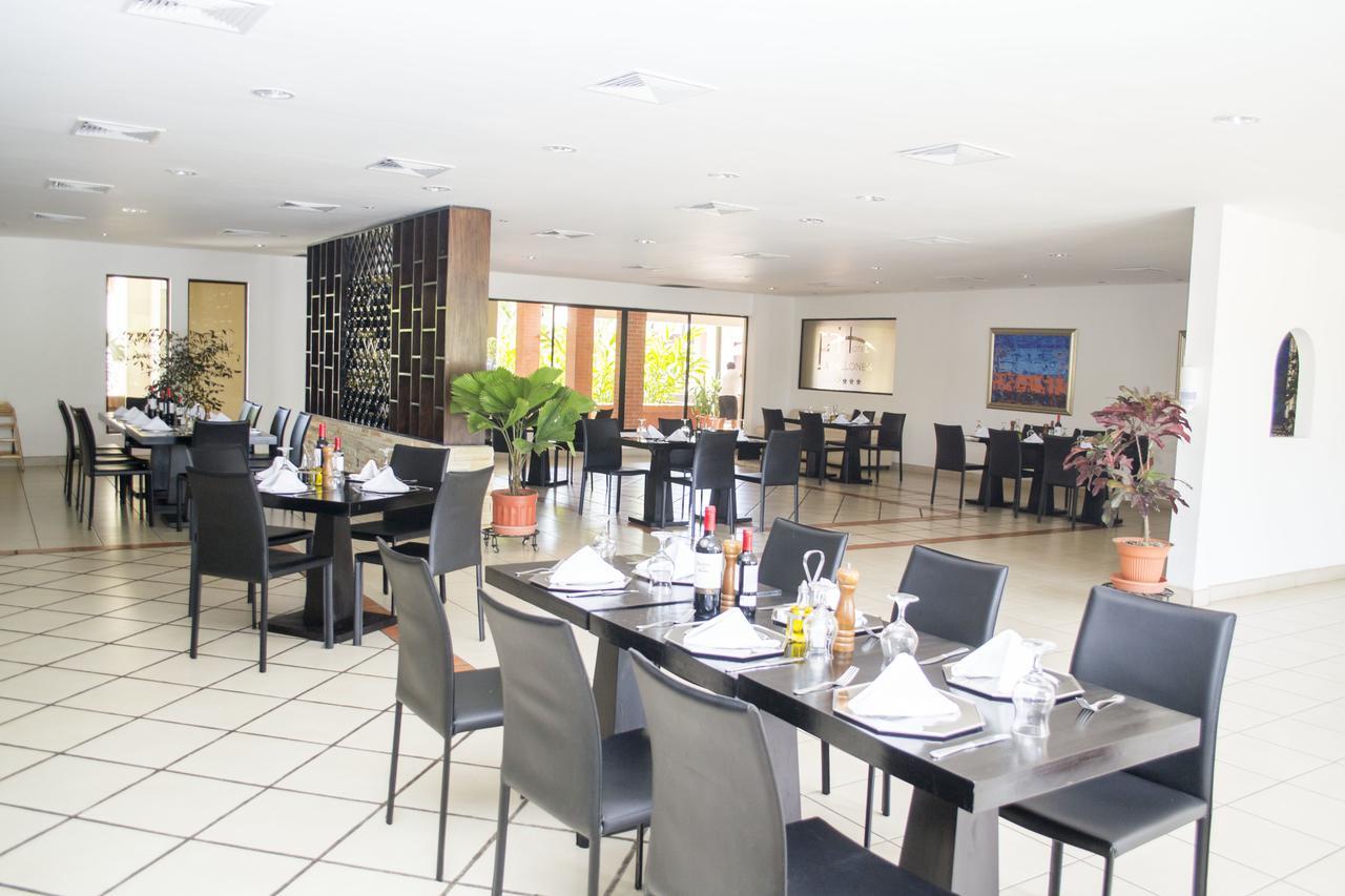 Farallones Hotel Chinandega Esterno foto