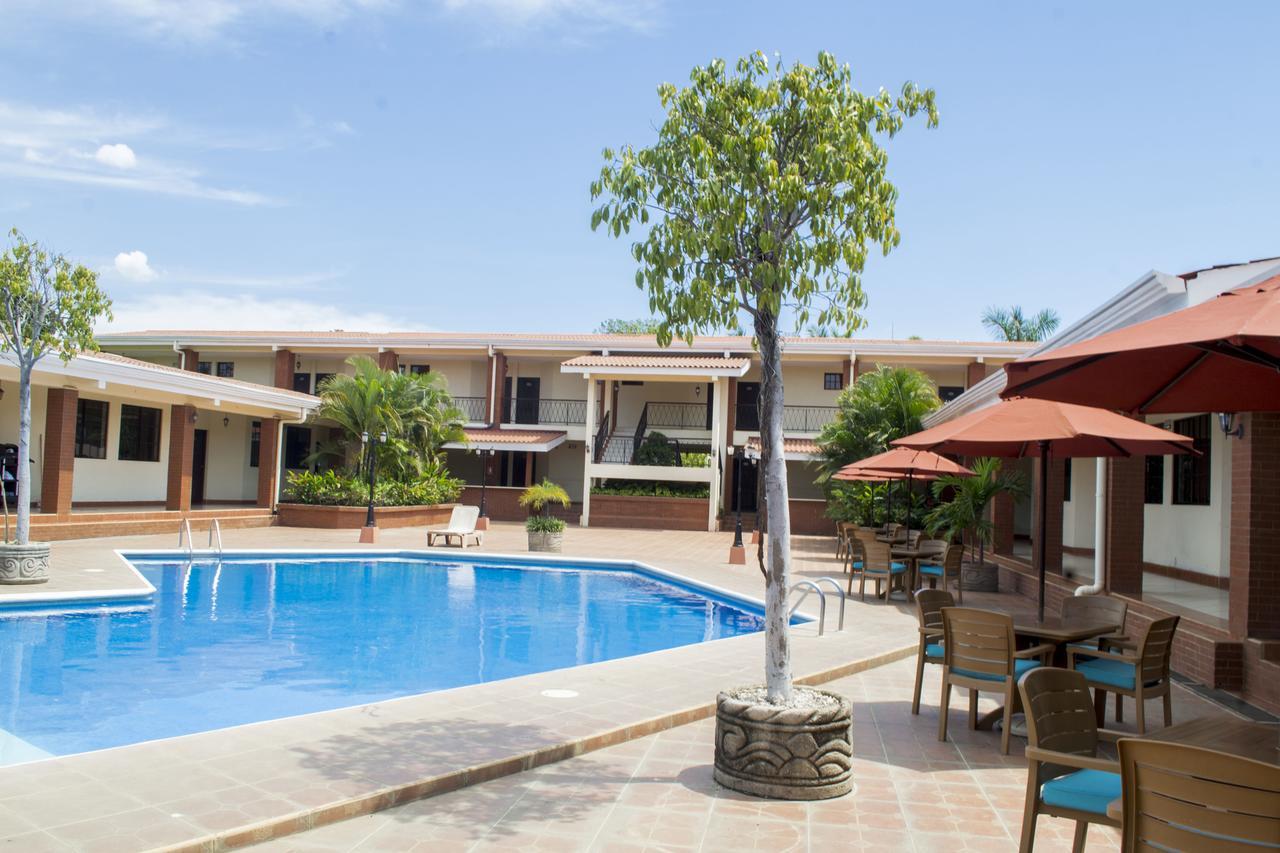 Farallones Hotel Chinandega Esterno foto