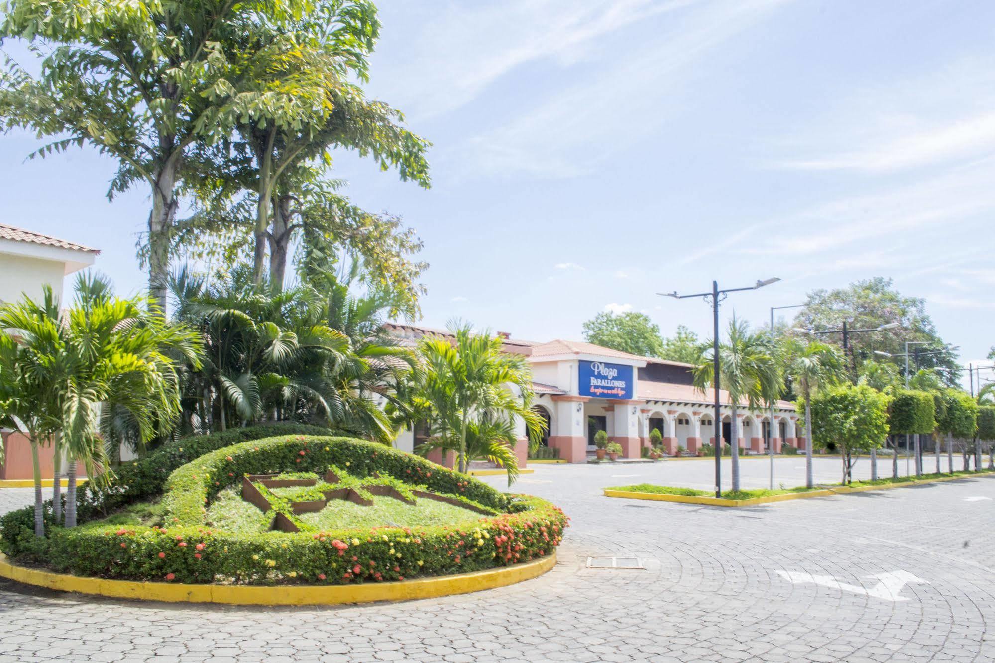 Farallones Hotel Chinandega Esterno foto