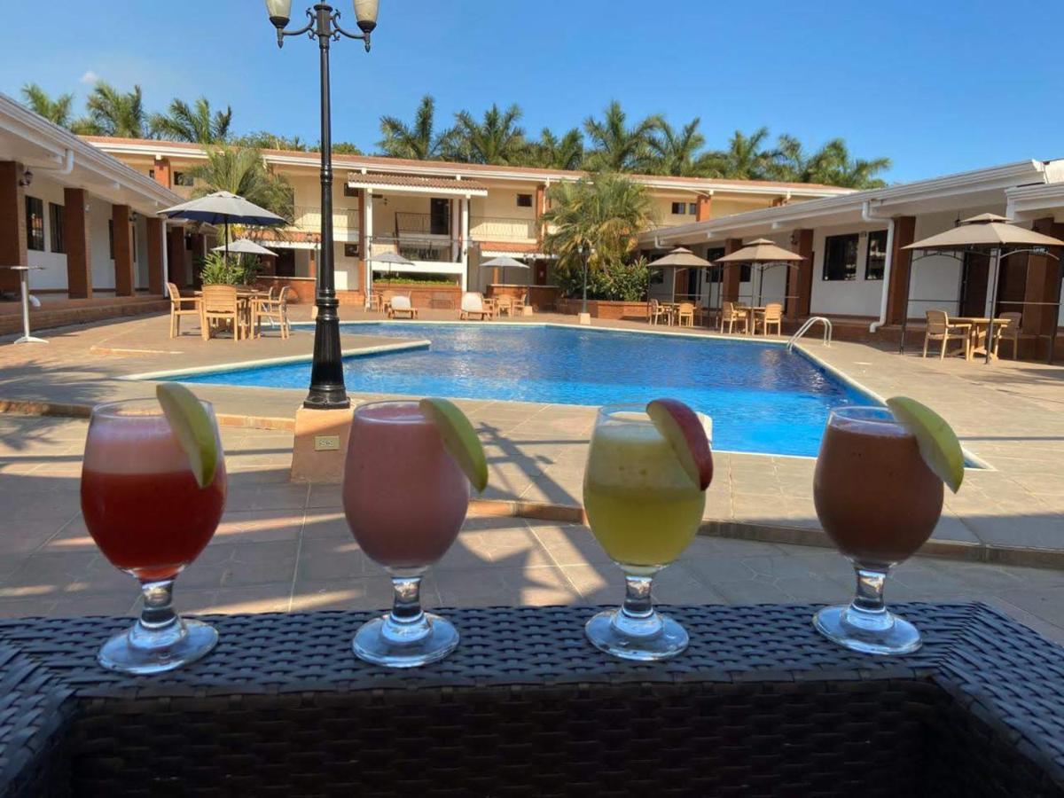 Farallones Hotel Chinandega Esterno foto