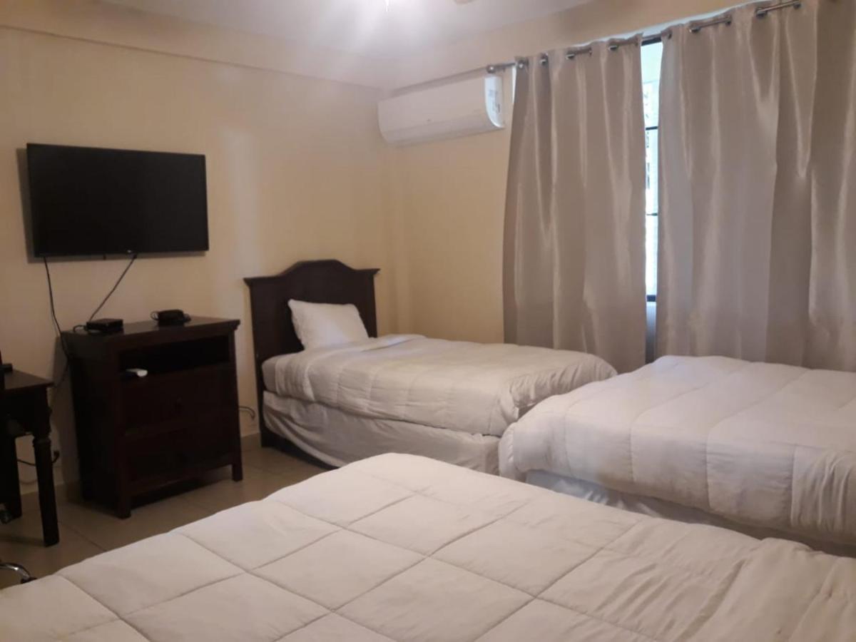 Farallones Hotel Chinandega Esterno foto