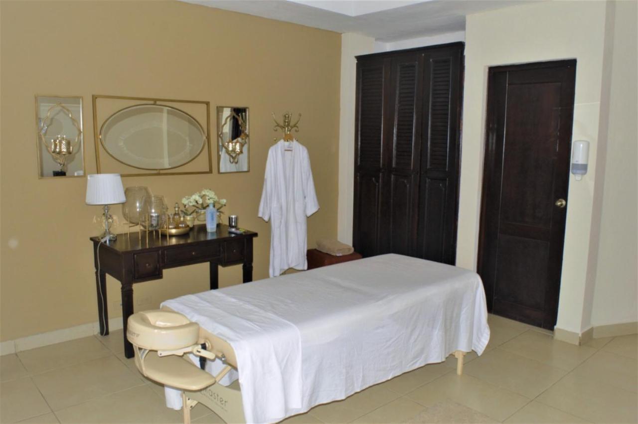 Farallones Hotel Chinandega Esterno foto